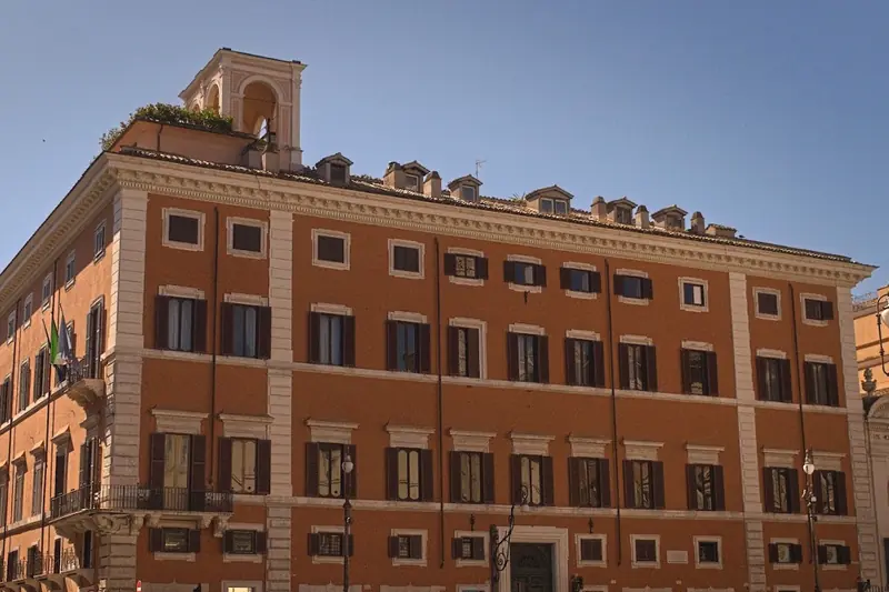 Palazzo Ferrajoli, dimora storica a Roma